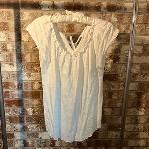 White short sleeved shirt, double lined size large